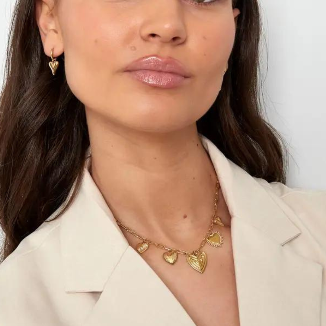 Bedelketting met hartjes