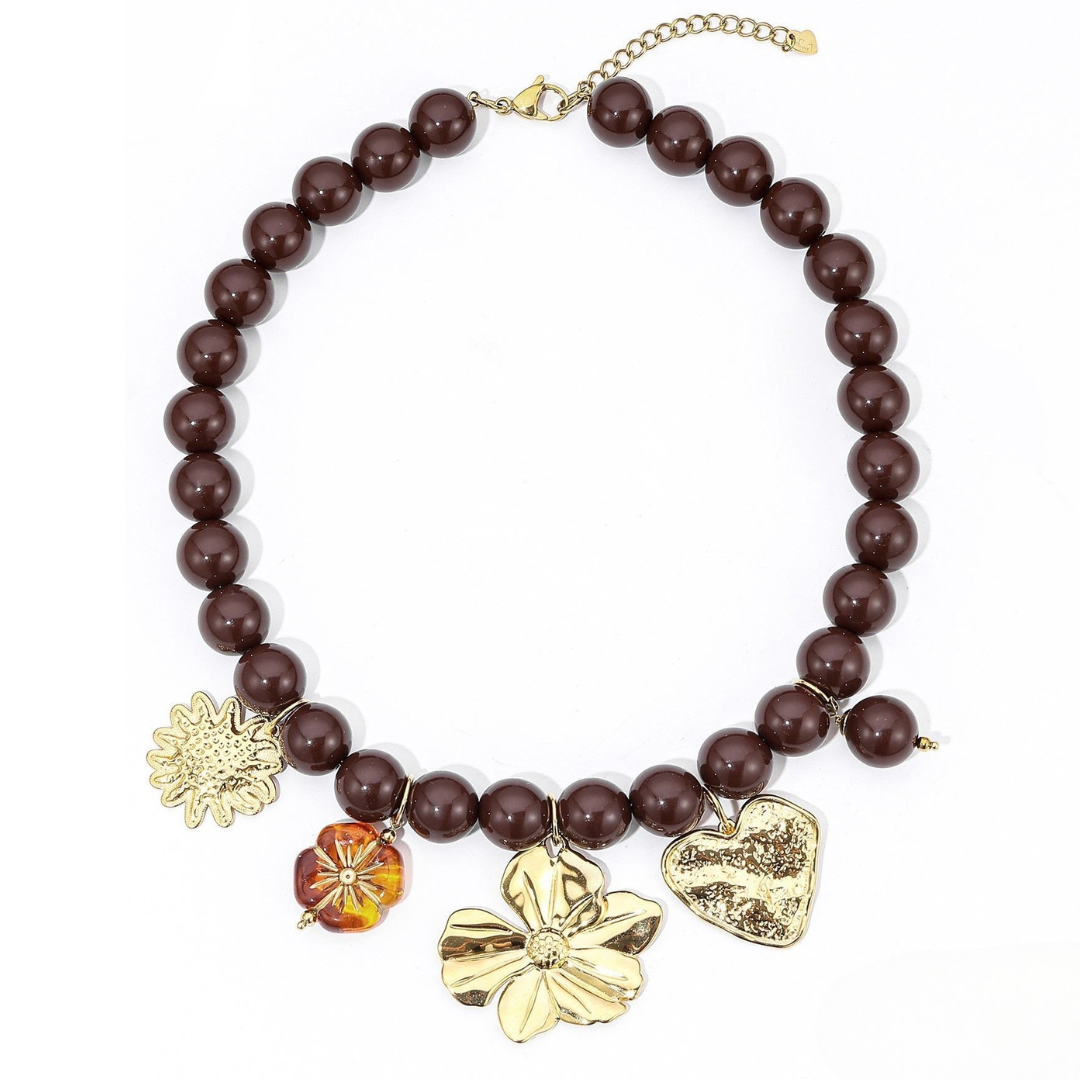 Kauwgomballen ketting bruin met bedels