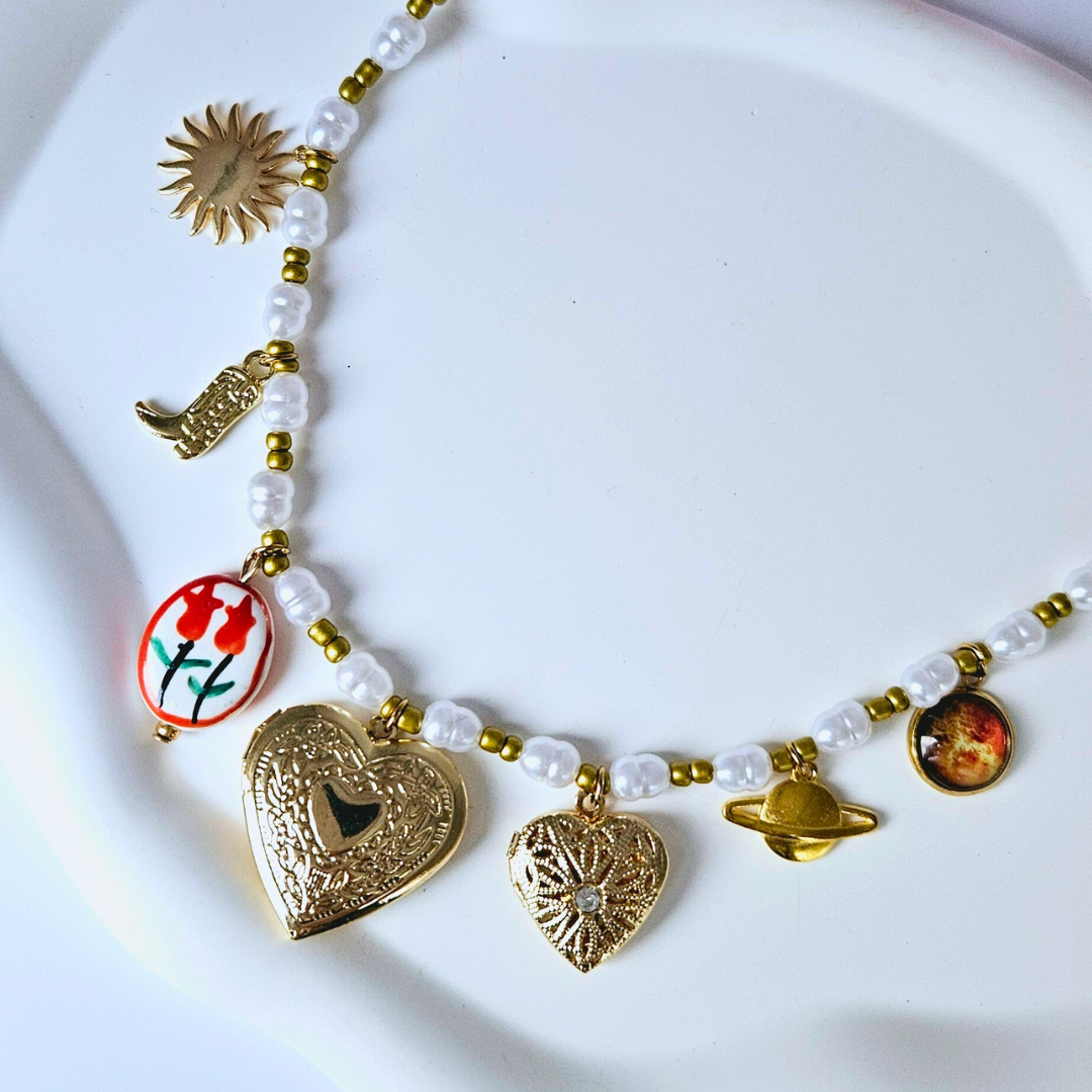 Speelse bedelketting