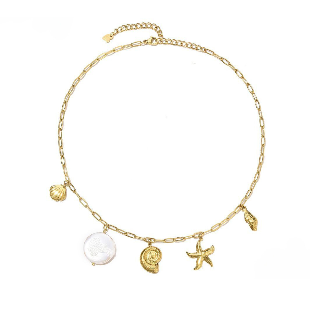 Gouden bedelketting met schelpjes