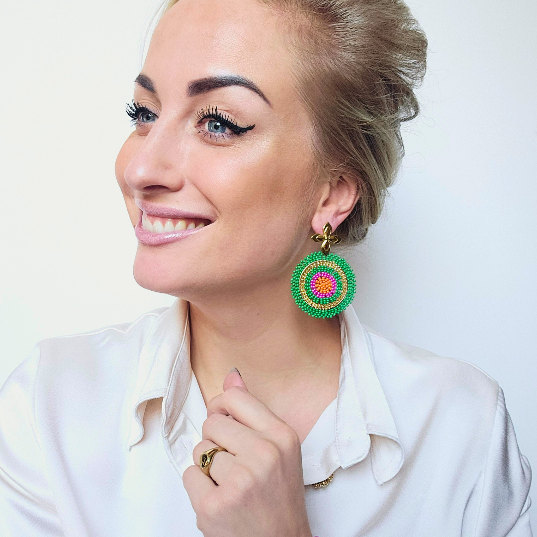 Groene statement oorbellen