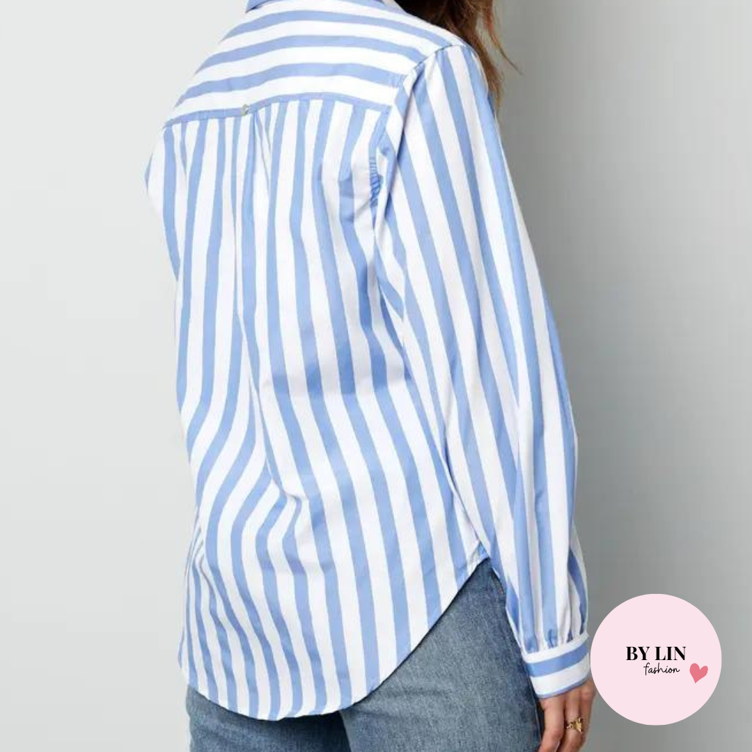 Lichtblauwe blouse gestreept