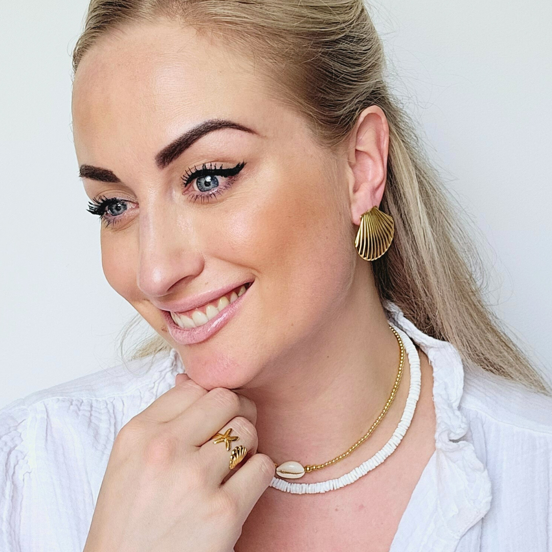 Witte schelpjes ketting