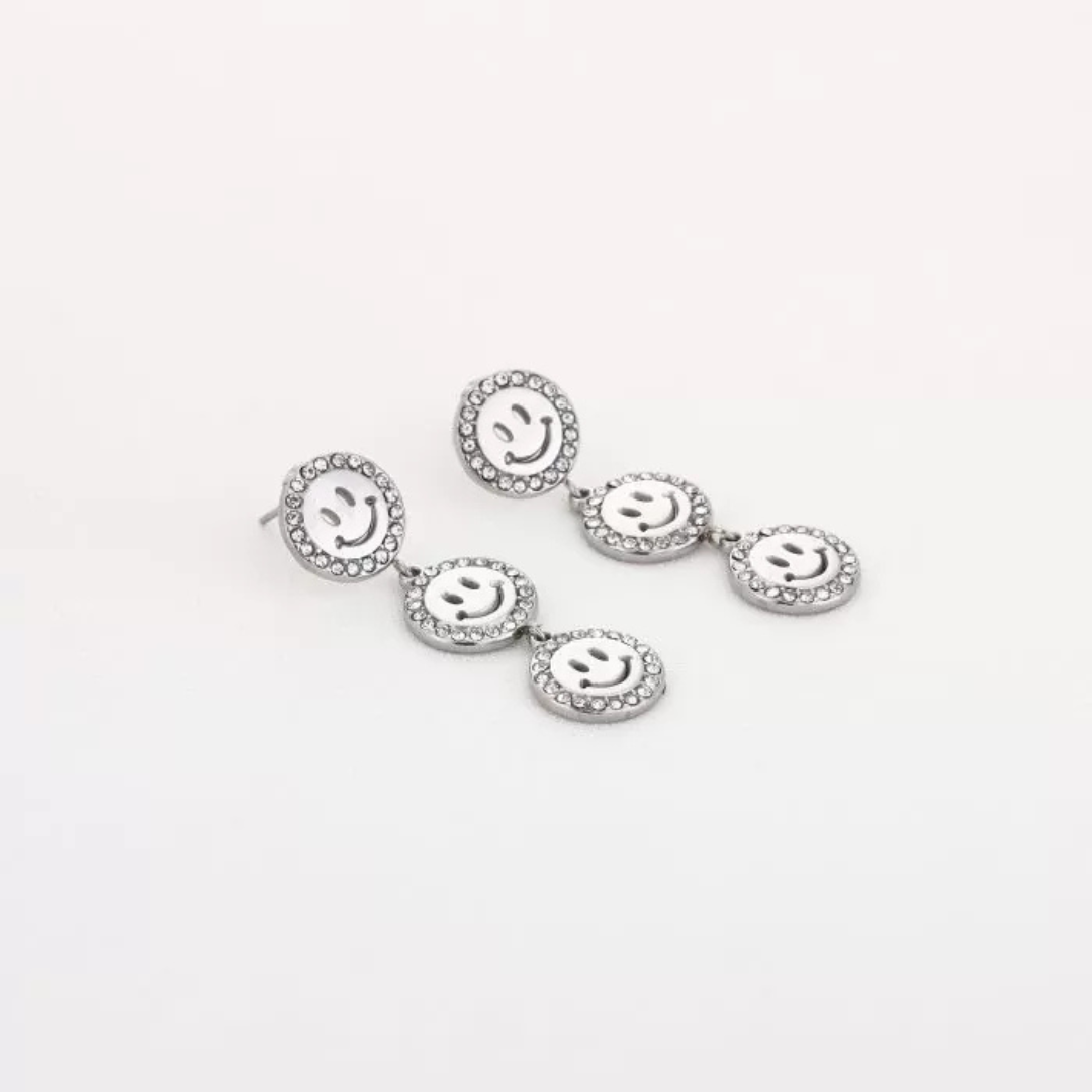 Smiley oorbellen met steentjes