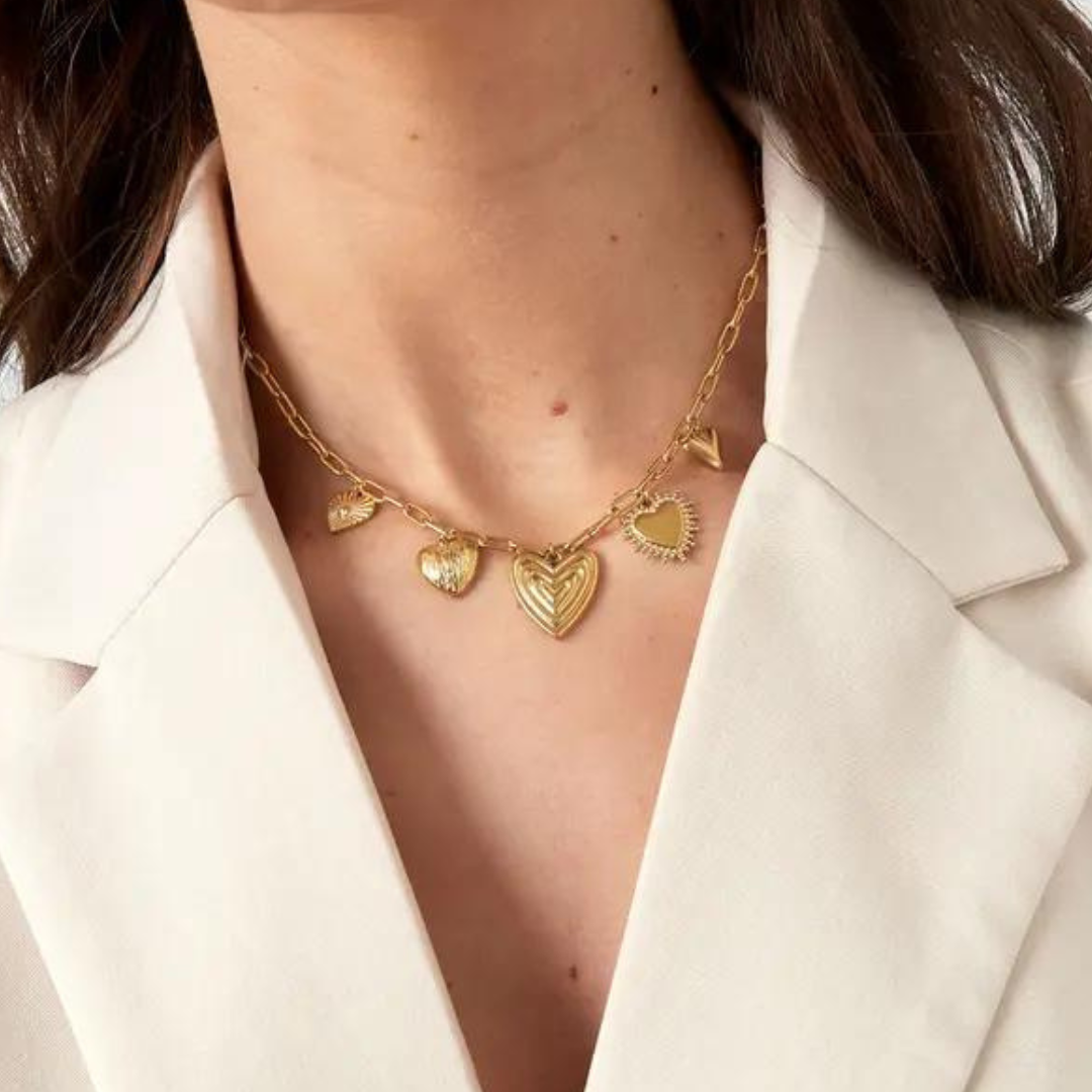 Bedelketting met hartjes