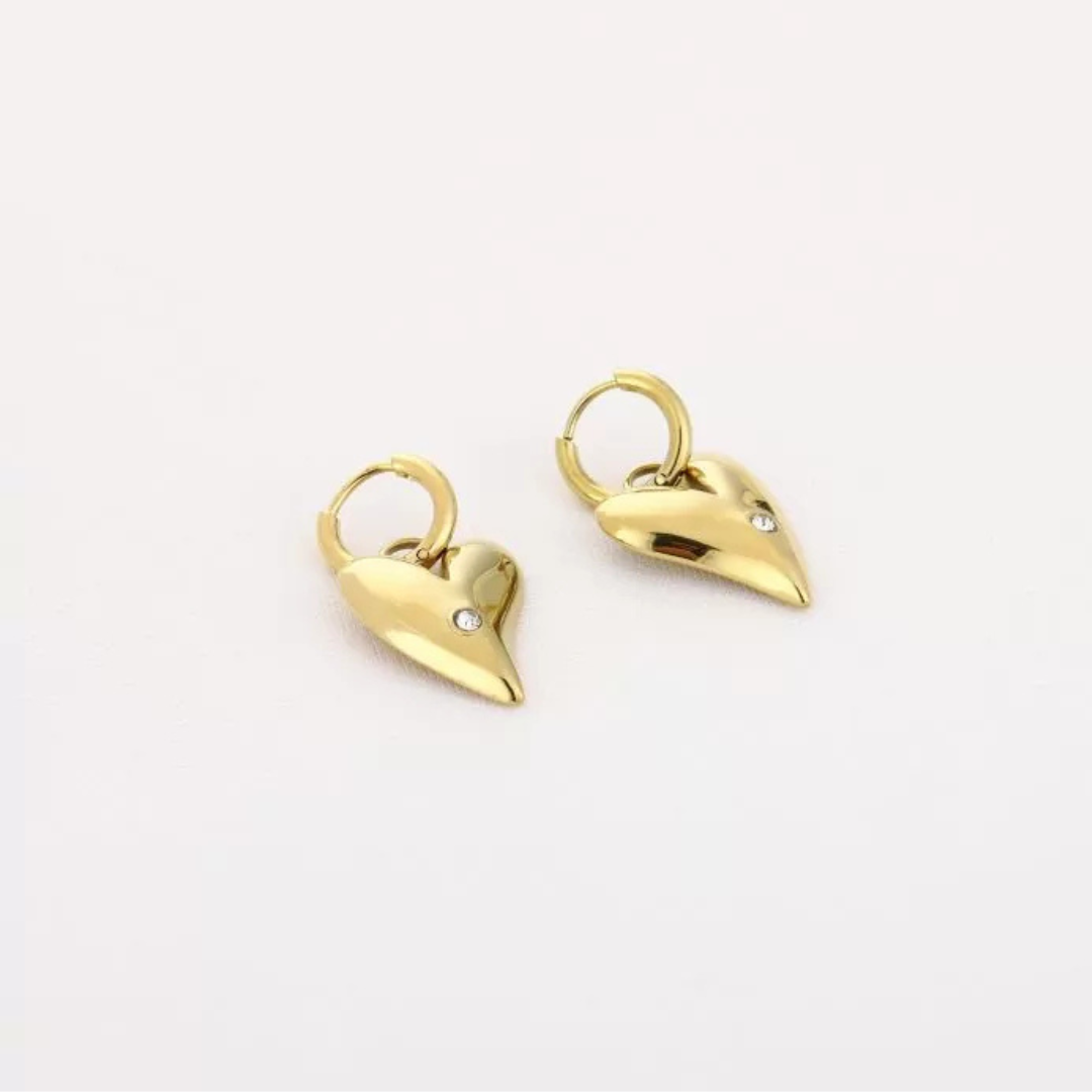 Gouden hartjes oorbellen met steentje