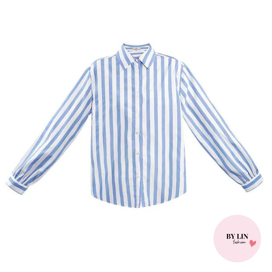 Lichtblauwe blouse gestreept