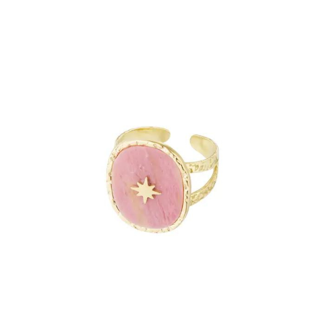 Ring met steen en ster