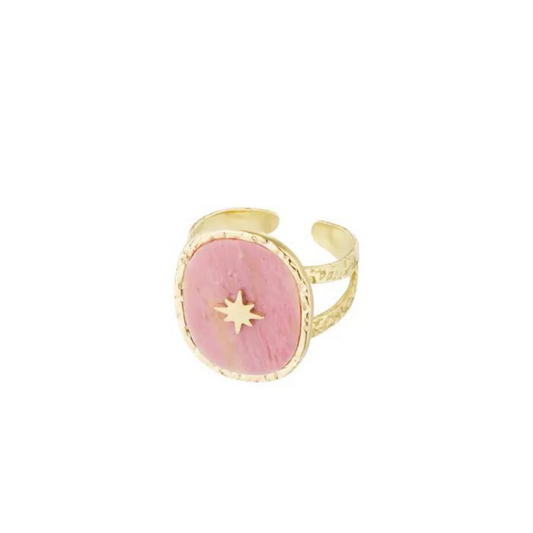 Ring met steen en ster