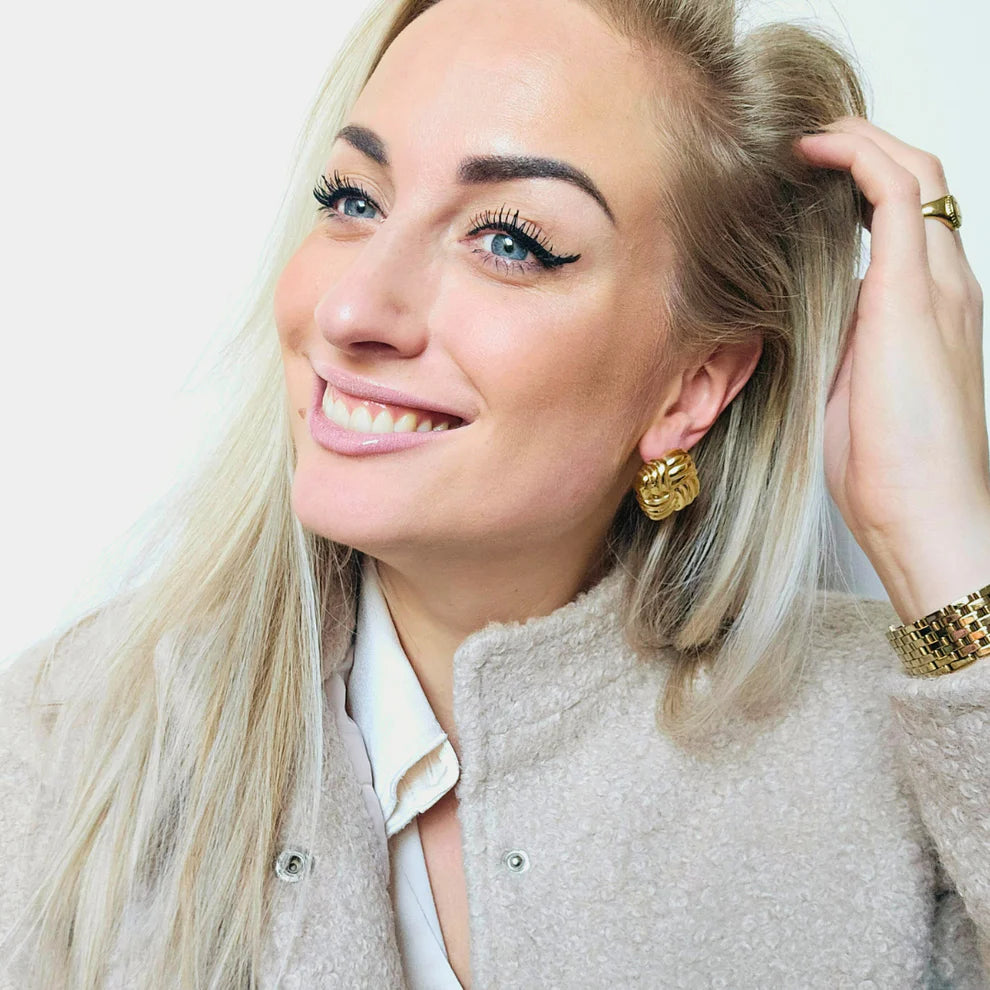 Vierkante studs gevlochten